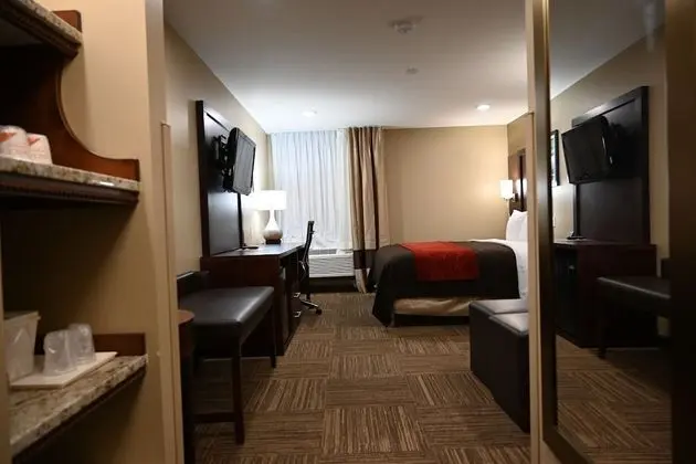 Giles Hotel Inn & Suites - Oda