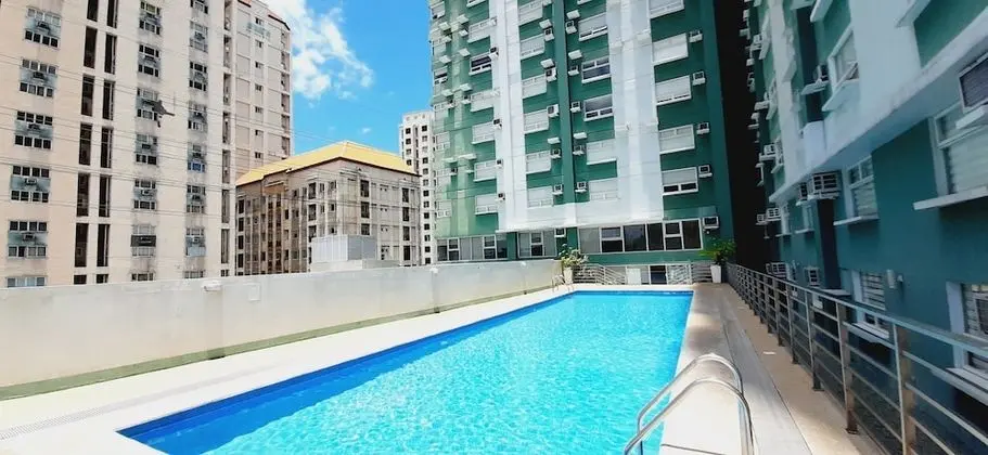 Gilmore Tower Suites By SMS Hospitality - Havuz
