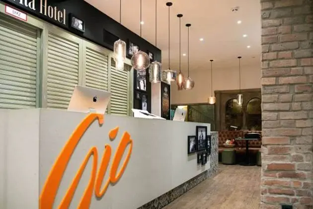 Gio Hotel - Lobi