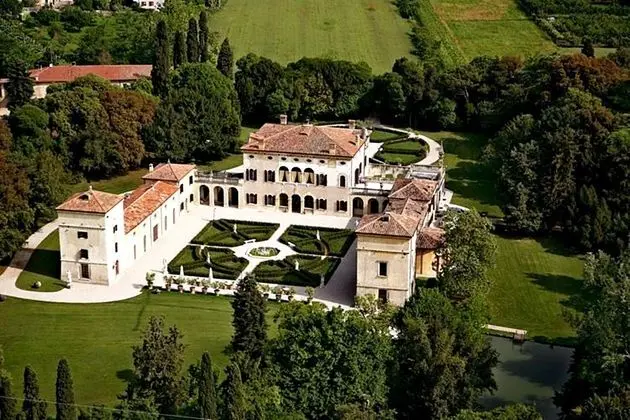 Villa Giona
