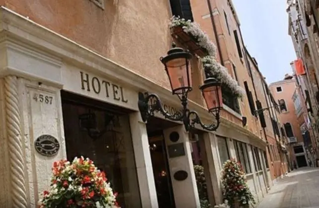 Giorgione Hotel