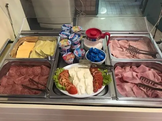 Giovane Italia - Yerinde Yemek