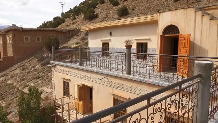 Gite Paradis d'Ait Bouguemez - Hostel - Dış Mekan