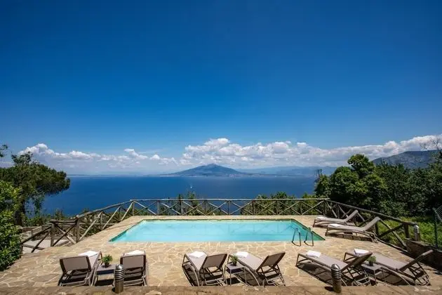 Villa Giulia 6 Bedrooms Pool and sea Views