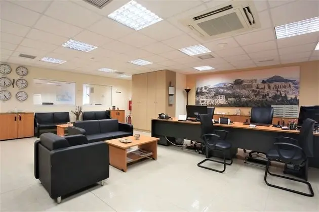 GK Airport Suites - Lobi