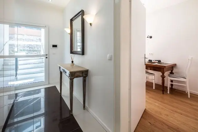 GL Apartmenthouse - Lobi