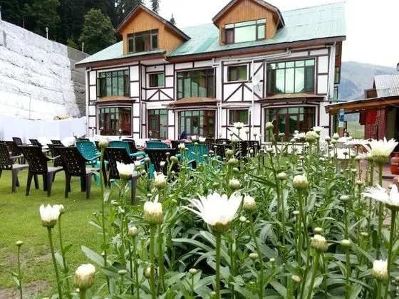 Hotel Glacier Heights - Dış Mekan