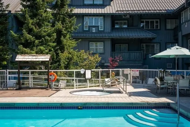 Glacier Lodge Boutique Hotel - Havuz