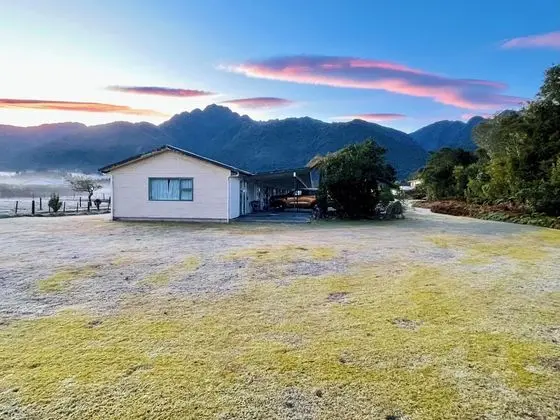 Glacier View Motel - Dış Mekan