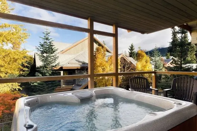 Glaciers Reach by AllSeason VR - Spa