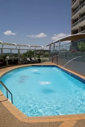 Gladstone Capricorn Apartments - Havuz