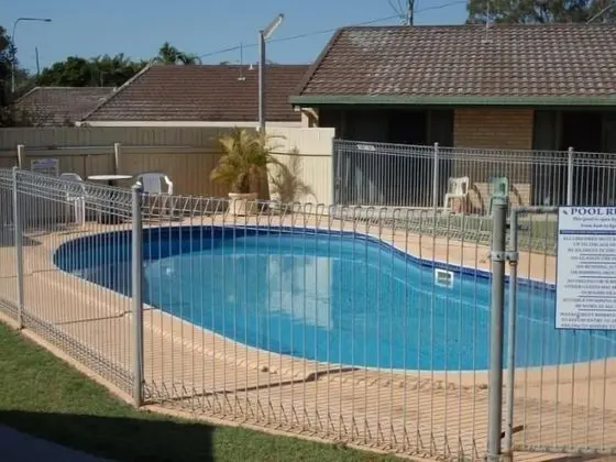 Gladstone Village Motel - Havuz