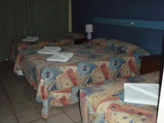 Gladstone Village Motel - Oda