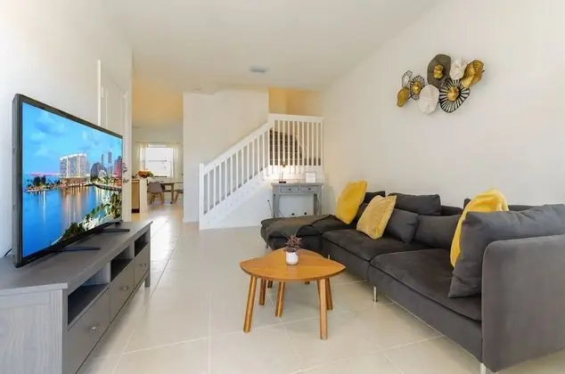 Glamorous 4BR New & Modern near FL Keys - Oda Düzeni