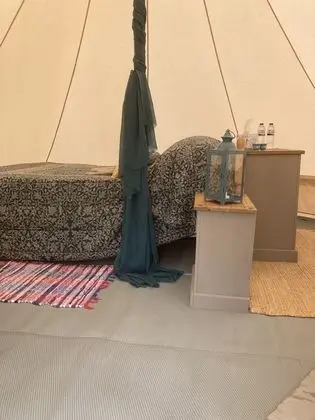 Glamping at The Homestead - Ensuite Bell Tent - Campsite - Oda