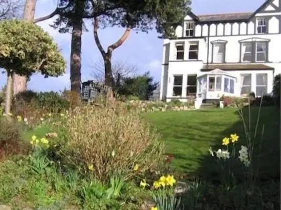 Glan Heulog Guest House