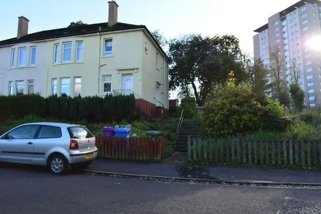 Glasgow Scotstoun Cottage Flat