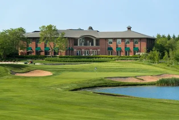 THE GLEN CLUB