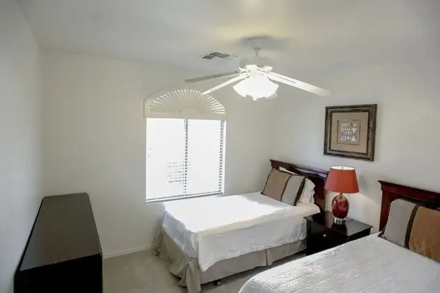 Glendale Home - Oda