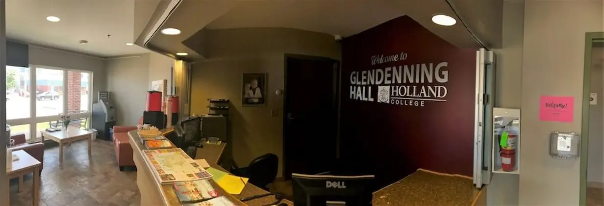 Glendenning Hall - Lobi