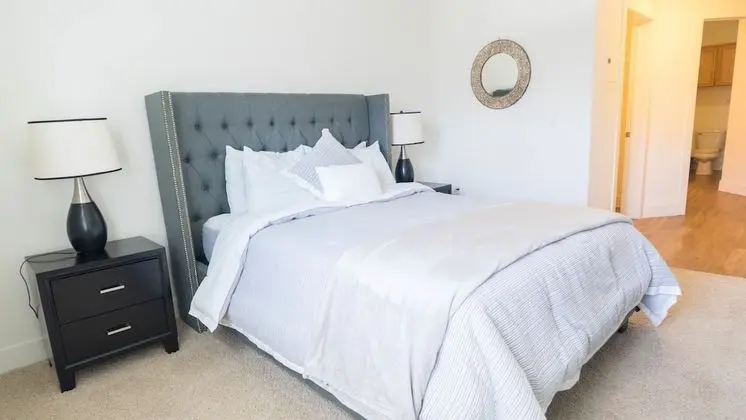 Glendon Apartments - Oda