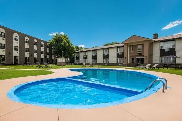 Glengarry Extended Stays