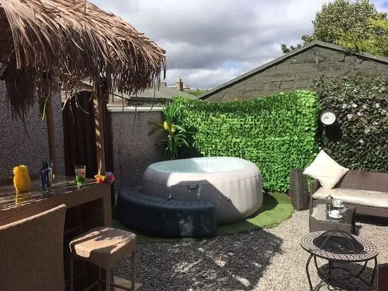 Gleninver Guest House - Havuz
