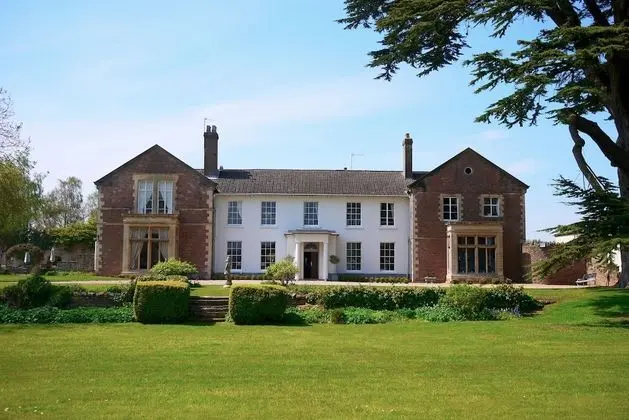 Glewstone Court Country House Hotel