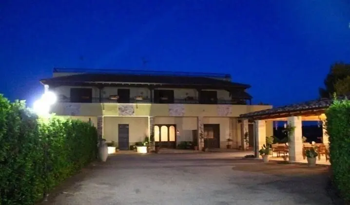 Gli Allori - Fuga dalla Città