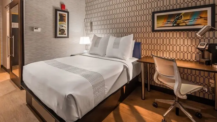 GLo Best Western Brooklyn NYC