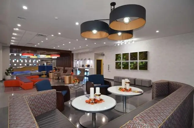 GLō Best Western Enid OK Downtown/Convention Center Hotel - Lobi