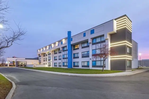 GLō Best Western Mississauga Corporate Centre - Dış Mekan