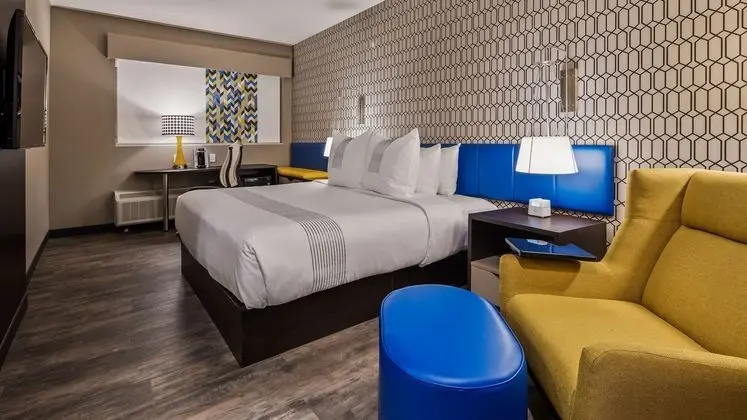 GLo Best Western Tulsa - Catoosa