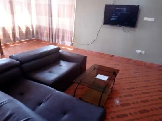 Global African Apartments & Hotel - Lobi