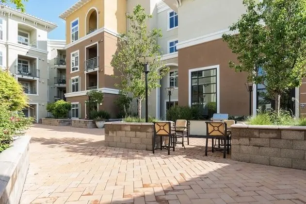 Global Luxury Suites Baypointe Station - Dış Mekan