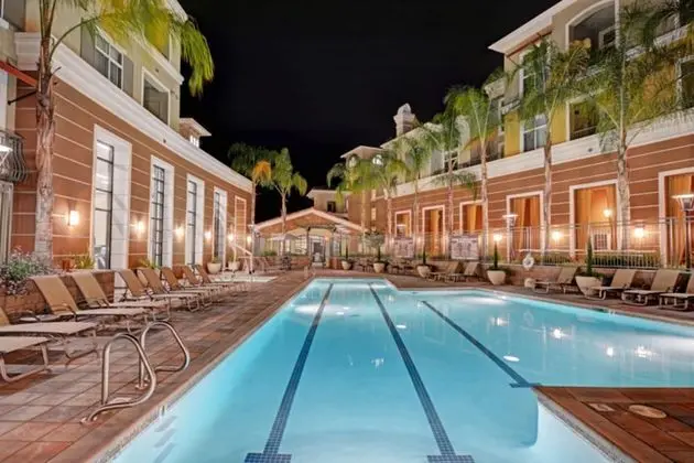 Global Luxury Suites Baypointe Station - Havuz