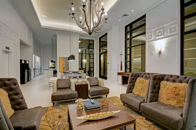 Global Luxury Suites Baypointe Station - Lobi