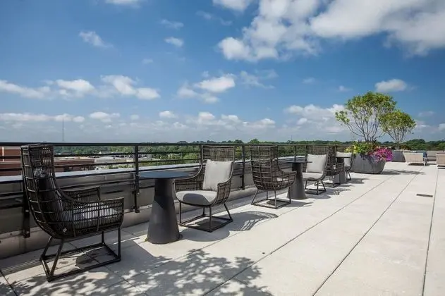 Global Luxury Suites at Bethesda Metro