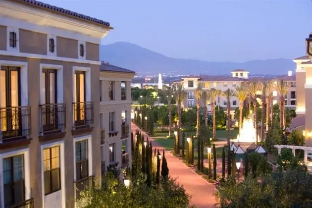 Global Luxury Suites at The Village - Dış Mekan