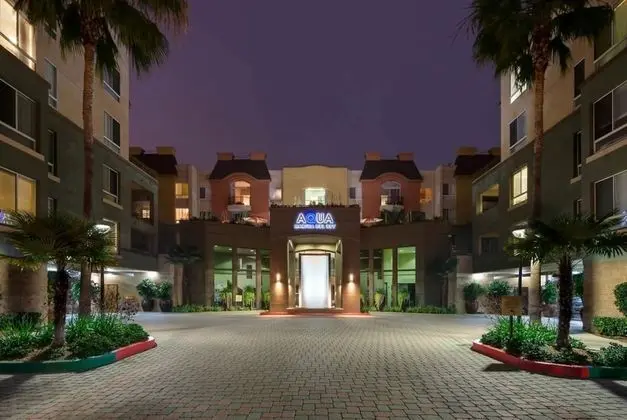 Global Luxury Suites at Lincoln Blvd - Dış Mekan