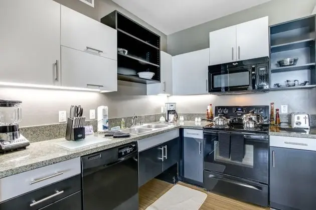 Global Luxury Suites at Marina Del Rey - Mutfak