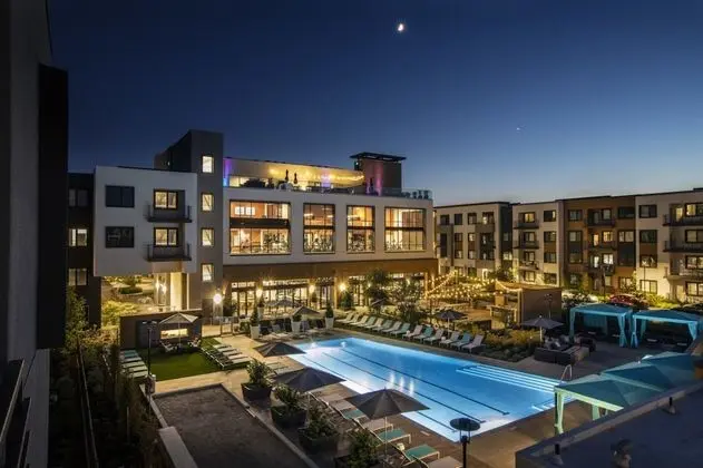 Global Luxury Suites in Menlo Park - Öne Çıkan Resim