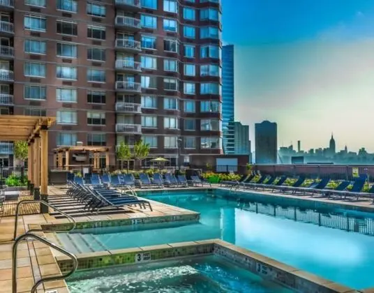 Global Luxury Suites at Newport - Dış Mekan