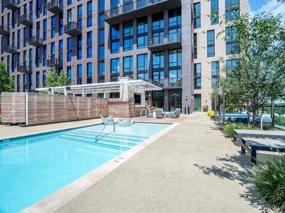 Global Luxury Suites at Reston Town Center - Havuz