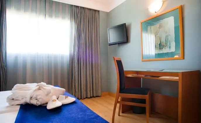 Globales de los Reyes Hotel - Oda