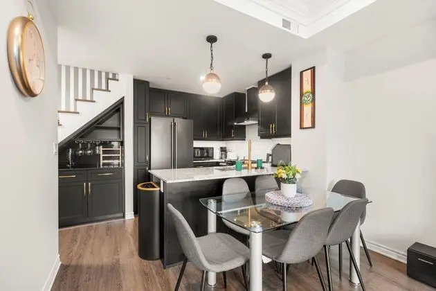 GLOBALSTAY. 2 Bedroom Apartments near Casa Loma - Mutfak