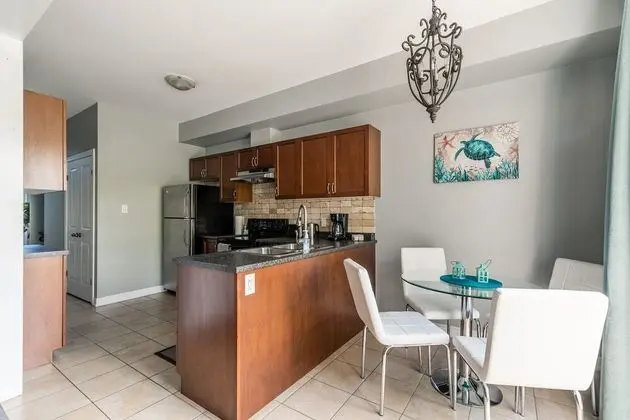 GLOBALSTAY. Luxury 3BR Townhomes with HOT TUB, Gym, BBQ - Mutfak