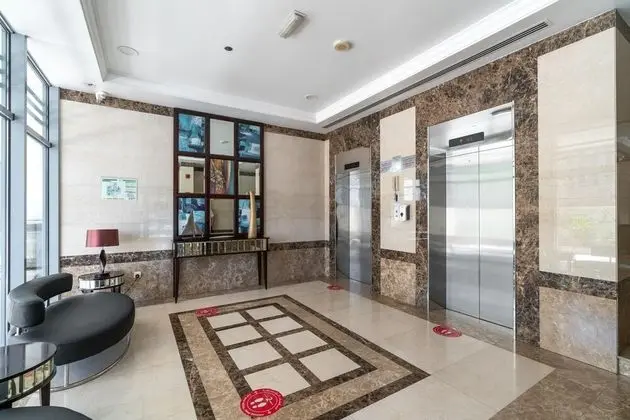 GLOBALSTAY. Marina Residences. Pool, Gym - Lobi