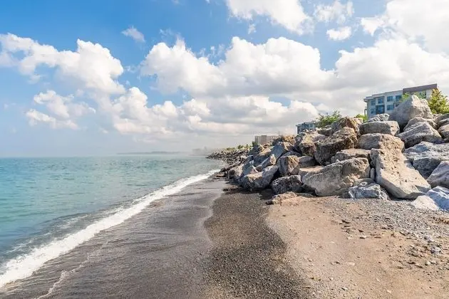 GLOBALSTAY. Modern 2 &amp; 3BR Townhomes on Lake Ontario