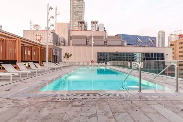 GLOBALSTAY. Modern Downtown Apartments - Havuz